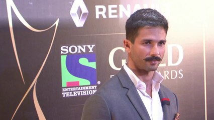 Watch Shahid-Kangana's SMOKING HOT chemistry in Yeh Ishq Hai | Rangoon