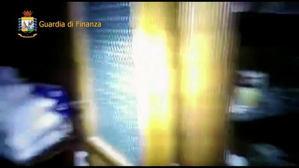 Buscan señales de vida en hotel sepultado por avalancha