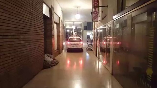 La police réveille les SDF en voiture