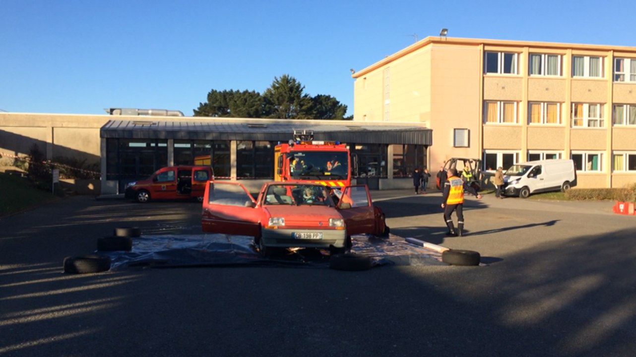 Exercice de désincarcération par les pompiers