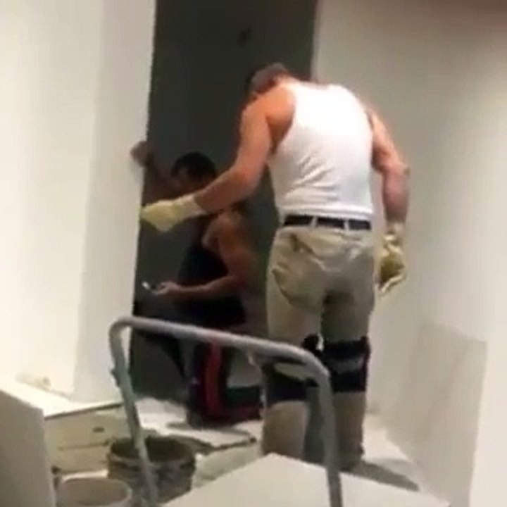 SEXY BAILE DE ALBAÑIL SE VIRALIZA   SEXY BAILE AL RITMO DE ARIANA GRANDE ES VIRAL[1]