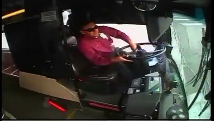 NO SEAT BELT CAR CRASH COMPILATION