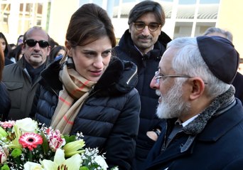 La secrétaire d'État Juliette Méadel en visite à l'école Ohr Torah