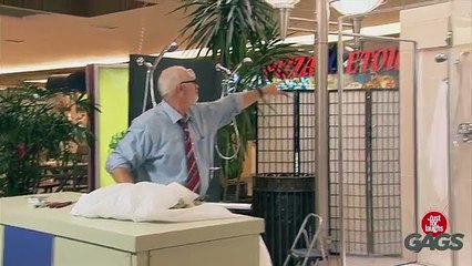 Sexy Lady Showers in Mall Prank
