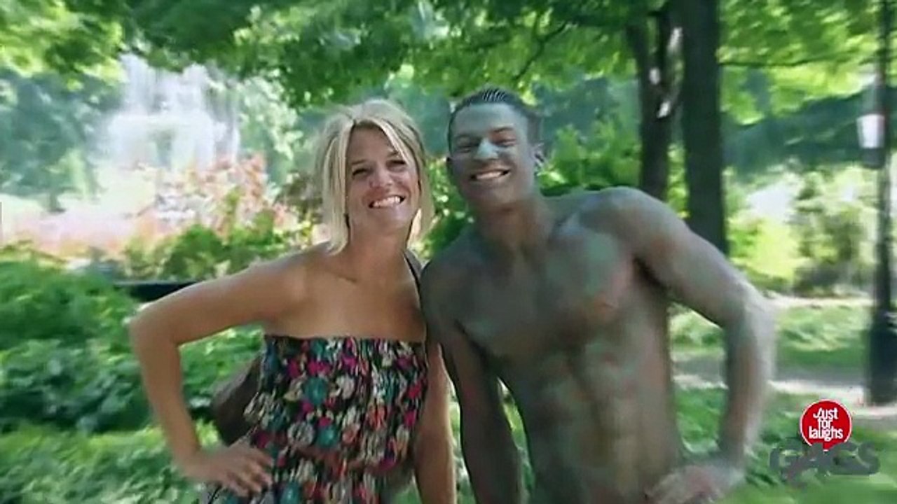 Sexy Statue Comes to Life