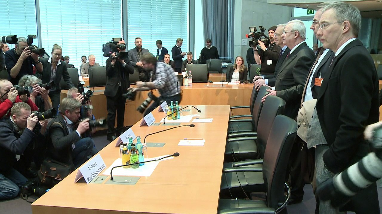 VW-Abgasskandal: Winterkorn streitet Kenntnisse ab