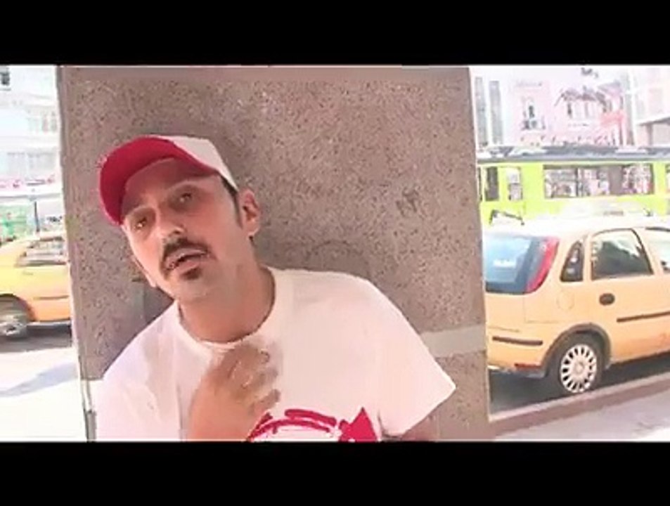 Evet diyor, Halkı evet demeye çağırıyor ama NEDEN NİÇİN evet dediğini bilmiyor