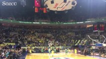 Fenerbahçe taraftarları Ülker Arena'yı yine Mustafa Kemal sloganlarıyla inletti