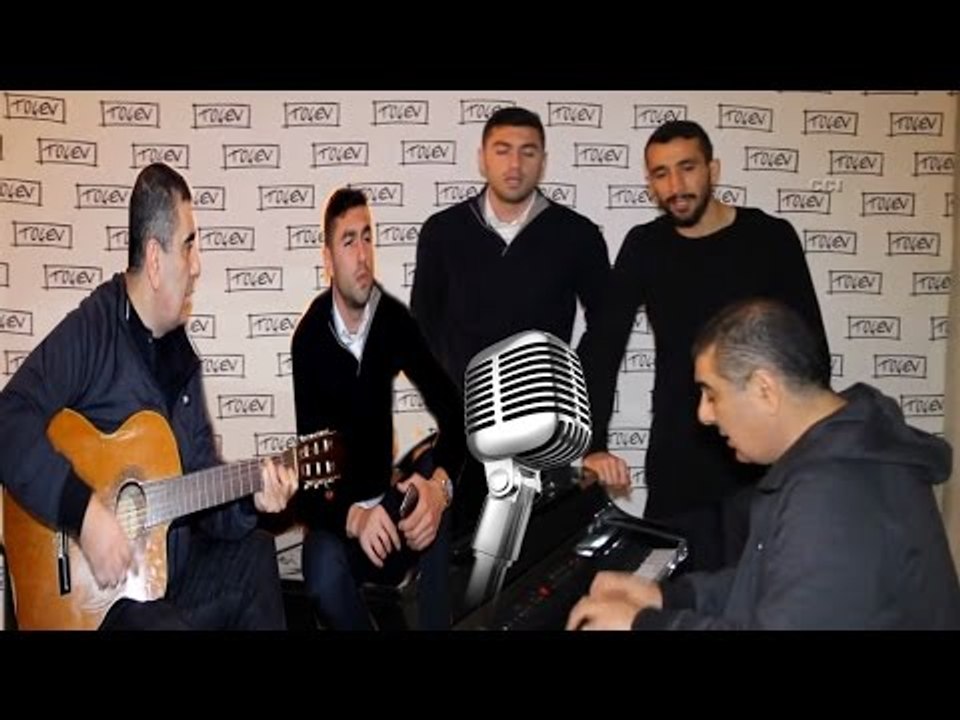 Burak Yılmaz ve Mehmet Topal'dan müthiş ses performansı