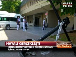 9 yaşında deniz subayı oldu