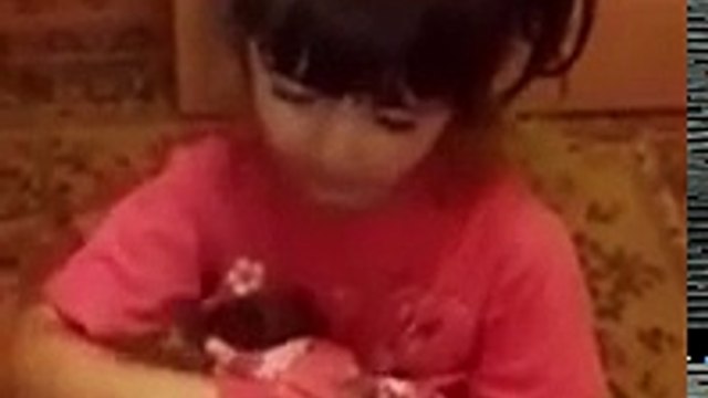 Видео девочка ругается. Видео девочка ругается. Маленькая девочка ругает видео. Девочка ругать на видео. Маленькие девочки матерятся одни.