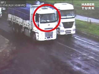 Kazadan sonra şoförler direksiyonda yer değiştirdi