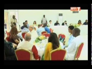 Download Video: Grand-Bassam: le premier ministre offre un déjeuné au corps diplomatique de Côte d`Ivoire