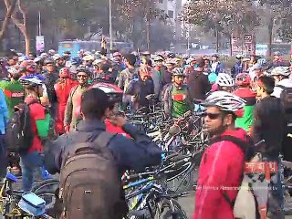 এক লেনে সাইকেল চালানোর বিশ্ব রেকর্ড উদযাপনে বর্ণাঢ্য কর্মসূচি