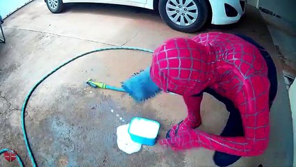 HOMEM ARANHA LAVANDO CARRO | SPIDERMAN CAR WASH