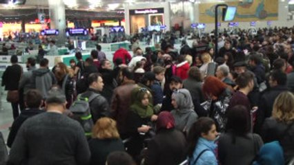 Atatürk Havalimanı'nda Yolcu Yoğunluğu - Istanbul