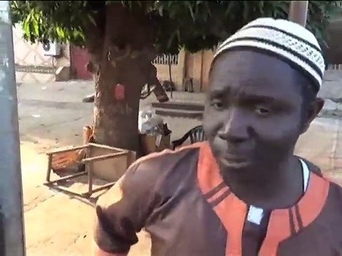 গাম্বিয়ার প্রেসিডেন্ট হিসেবে শপথ নিলেন আদামা বারো