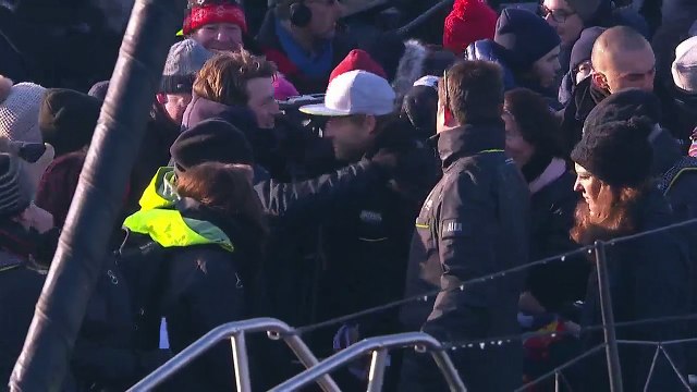 J75 : L'image du jour ! L'accolade d'Alex Thomson et Armel Le Cléac'h / Vendée Globe