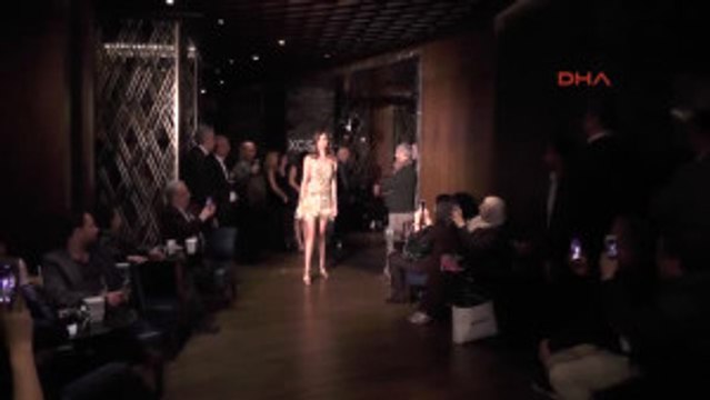 Eski Ünlü Mankenler 'Hayata Sahip Çıkmak' Için Podyuma Döndü