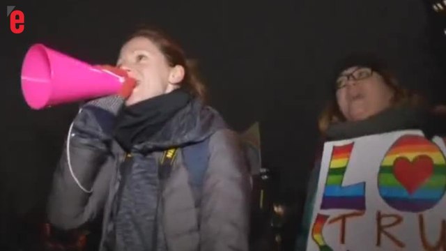 Une vague de manifestations anti-Trump envahit le monde