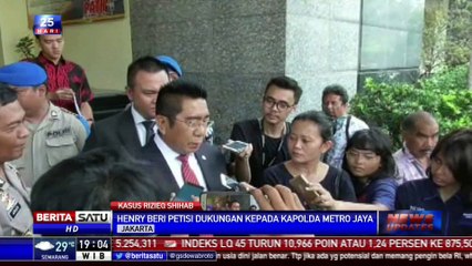 Henry Yosodiningrat Serahkan Petisi Tangkap Rizieq Shihab