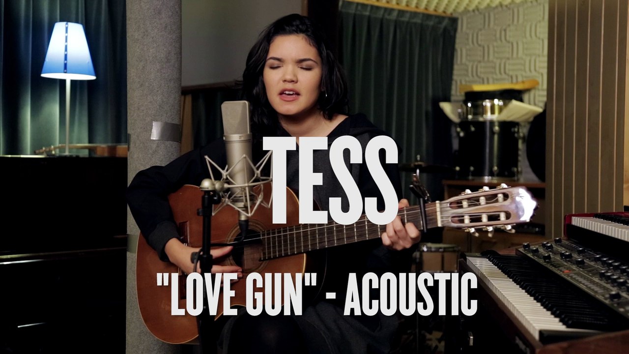"Love Gun" de Tess en session acoustique