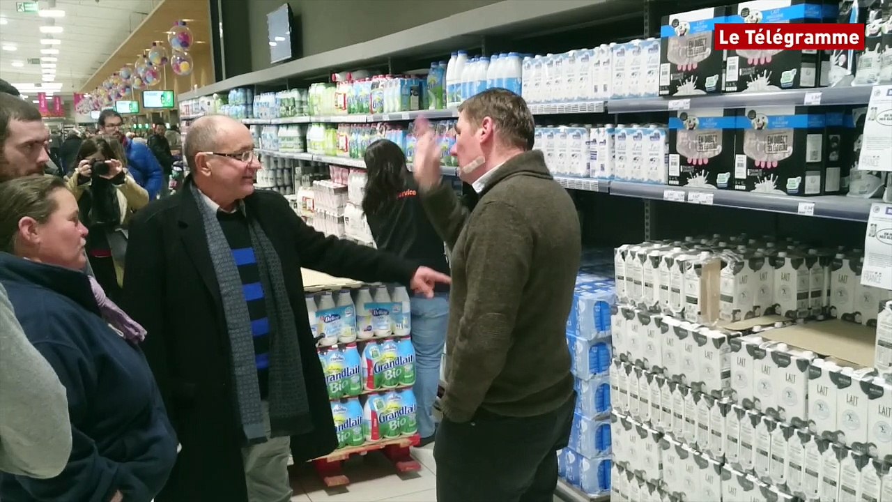 Dinan. Coup de pression des éleveurs laitiers chez Leclerc