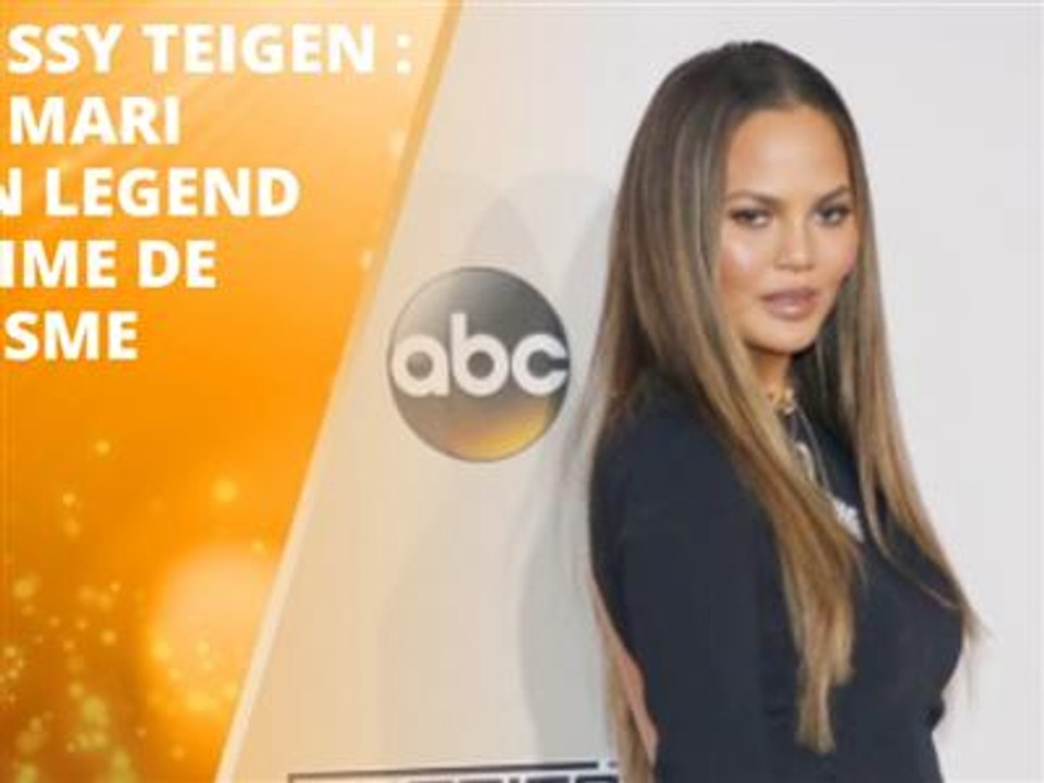 Chrissy Teigen choquée par les propos d'un paparazzi