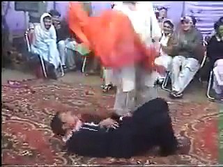 Pakistan Peshawer Crazy Chicken Dance Very Funny