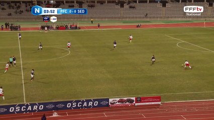 Reprise de ballon et tir raté