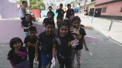 Guatemala borra los grafitis de las pandillas para alejar la violencia de las ciudades