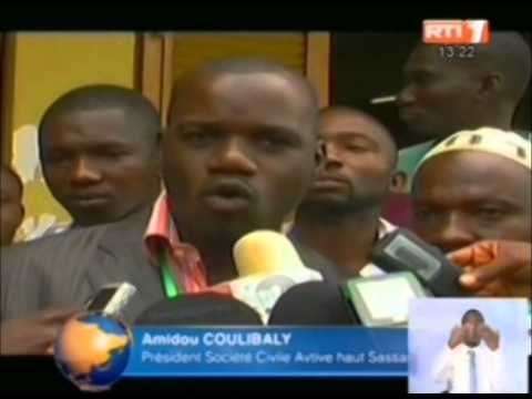 Extrait du JT RTI - Remise de bon de réduction de permis de conduire à la jeunesse de Daloa