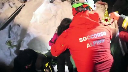 Italie: tous les enfants sauvés des décombres de l'hôtel dévasté