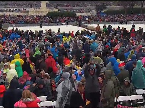 মার্কিন প্রেসিডেন্ট হিসেবে শপথ নিলেন ডোনাল্ড জন ট্রাম্প