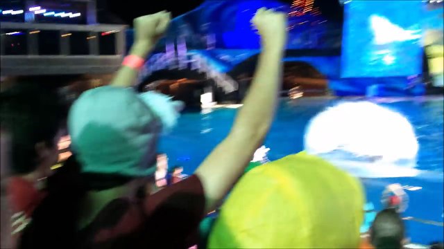 Baby Soaked by HUGE Whale Splash-iNCmy6F9tRw