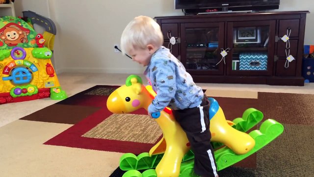 Fisher Price Rockin' Tunes Giraffe Baby Michael LOVES it!-8JuRe54EWAI