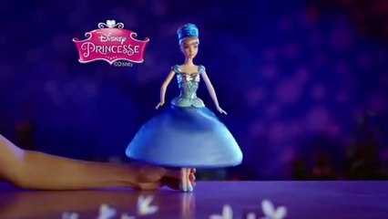 Disney Princess - Twirling Skirt Cinderella & Horse and Carriage / Robe Virevoltante & La Calèche