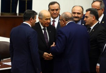Bahçeli'de Anayasa Değiklik Teklifinin Kabulüne İlk Yorum: Milletimiz İçin Hayırlı Olsun