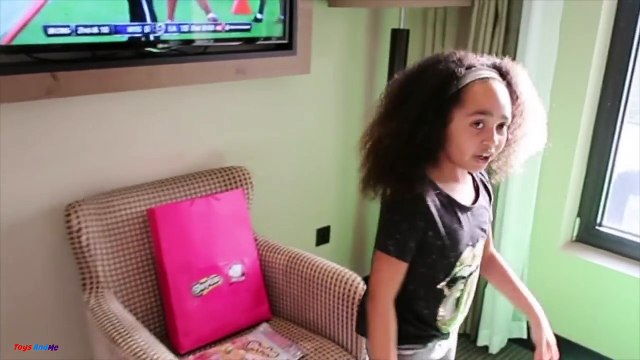 Гигантский Воздушный Шар Застрял В Гостинице Номер Нум Номах Чупа Чупс Сюрприз Игрушки Открываем