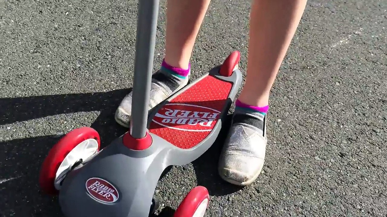 Radio Flyer Lean 'N Glide Deluxe Scooter-Qr4s3_4EUyw
