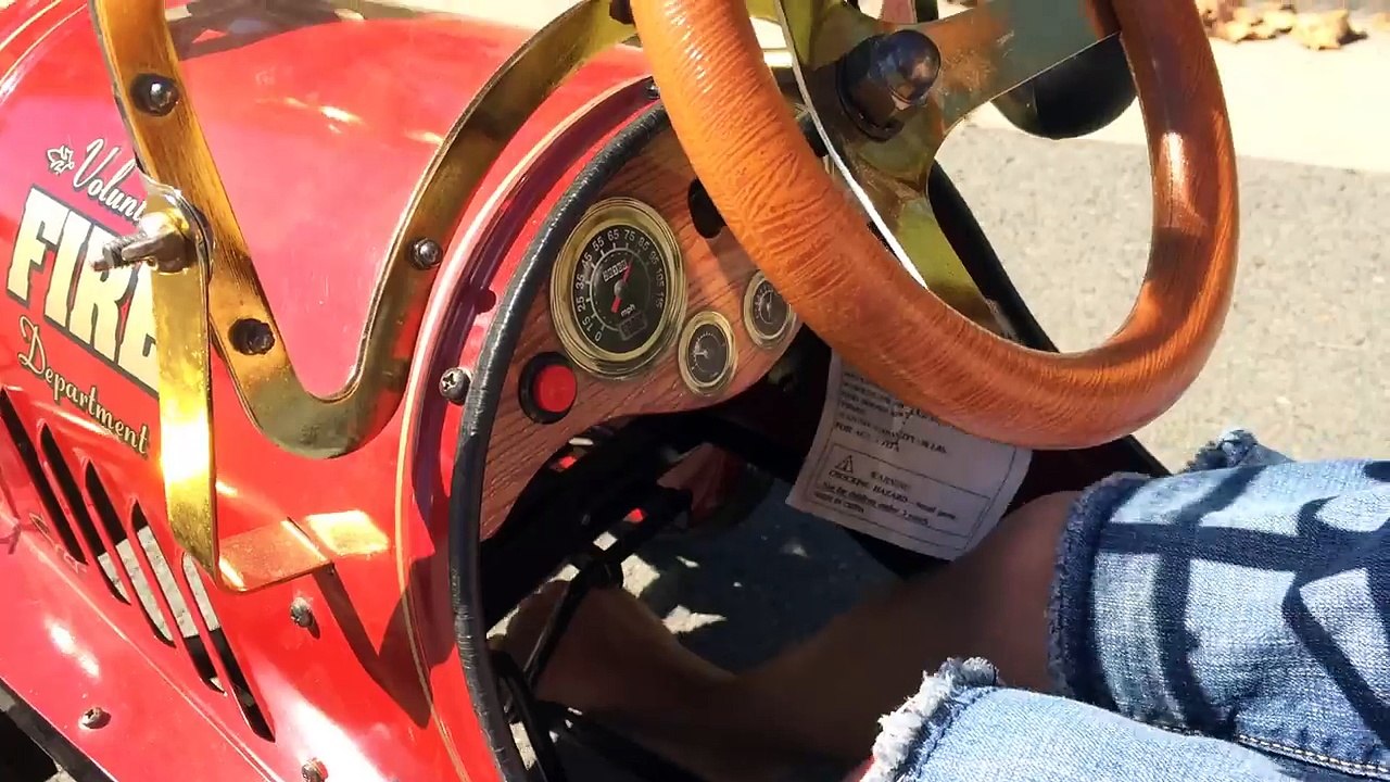 The Antique Pedal Fire Truck-aHxhXWb43vU