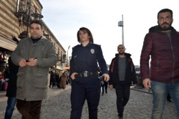 Sur'a Kadın Eli Değdi! Kentte Bombaların Yerine Huzur Hakim