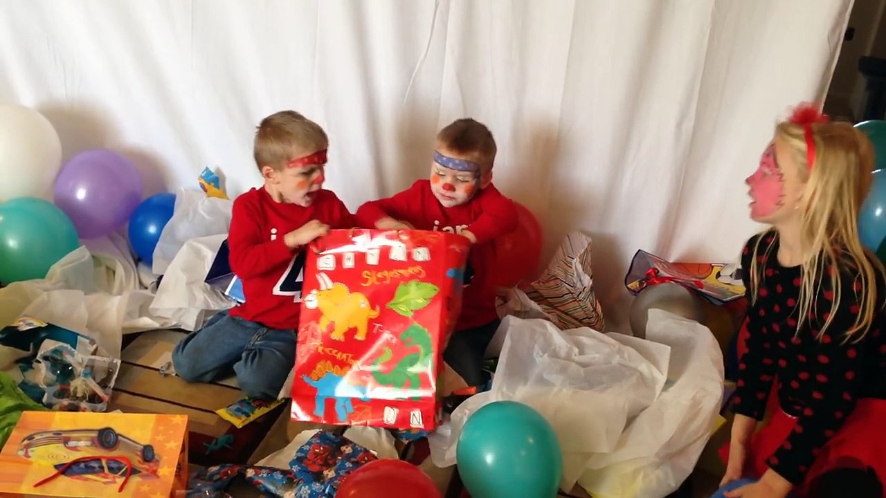 Twins Don't Want to Share a Birthday Present-FAn1ILPf7As