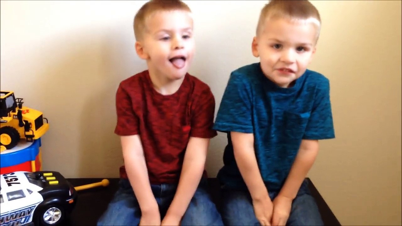Twins Sing Preschool Songs - Days of the Week-9TSSatBzQTE