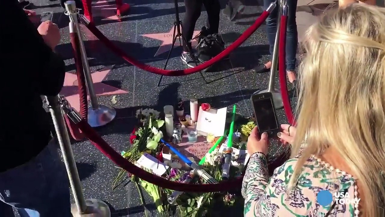 Billie Lourd breaks silence on deaths of Fisher, Reynolds-Zg2bGqk7oGs