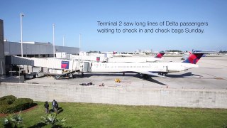 Terminal 2 sees long lines of Delta passengers-l3c6ZsXb6H8
