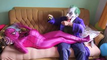 SPIDERMAN & FROZEN ELSA vs PREGNANT PINK SPIDERGIRL! w/ Doctor,Anna,Joker& Bubble Gum! Superhero Fun