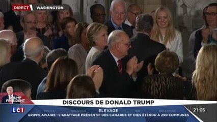 Donald Trump demande une standing ovation pour les Cliton