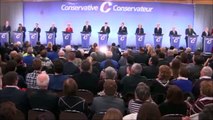 Un politicien canadien tente de parler franecais lors dun debat