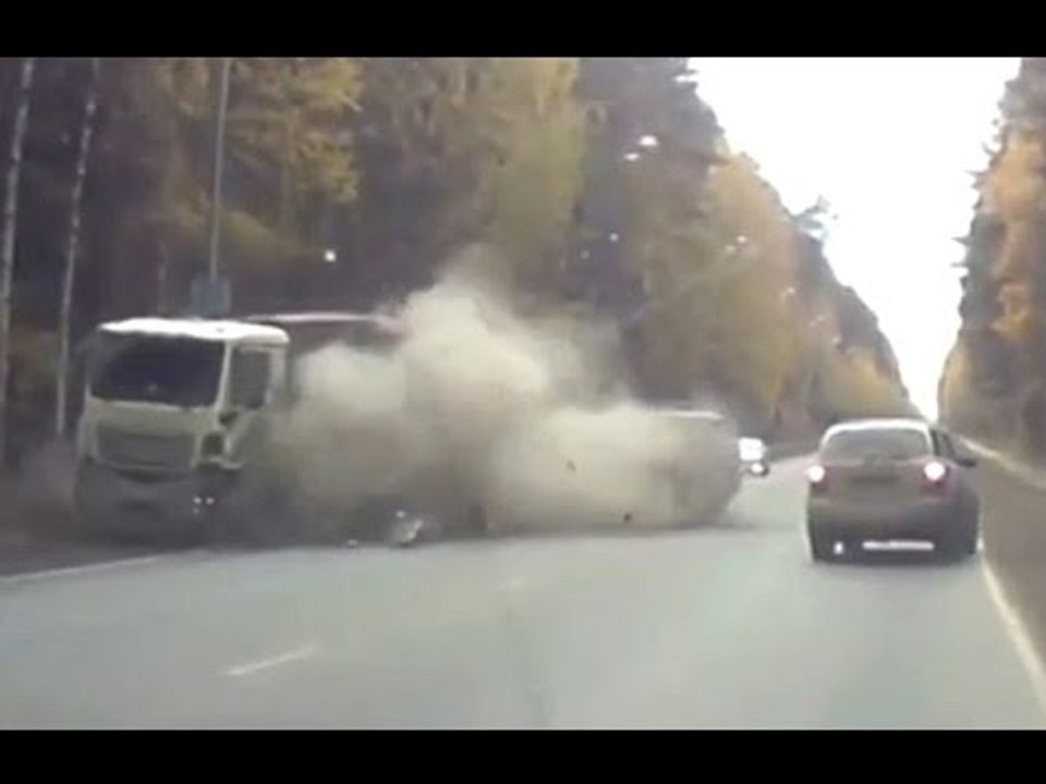 Truck Crash Compilation Décembre 2016 accident de camion 2016 accident de voiture russe